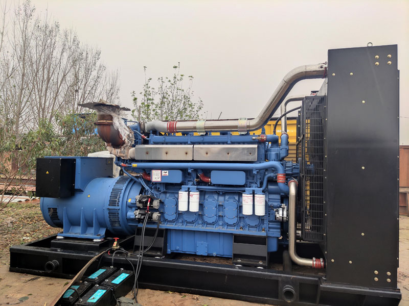 茶山镇柴油发电机组更换机油时，应遵循哪些步骤？